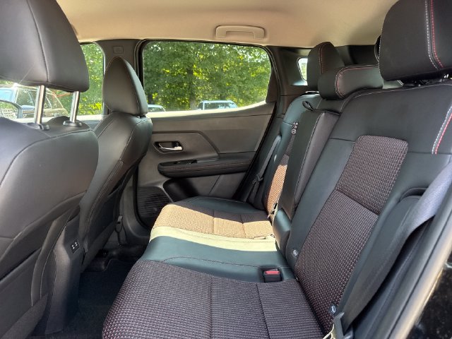 Used 2025 Nissan Kicks SR FWD image 11