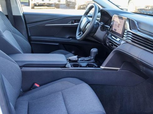 Used 2025 Toyota Camry LE image 15