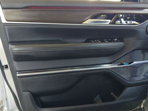 Used 2022 Jeep Grand Wagoneer Series I image 20