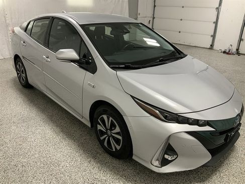 Used 2019 Toyota Prius Prime Advanced image 5