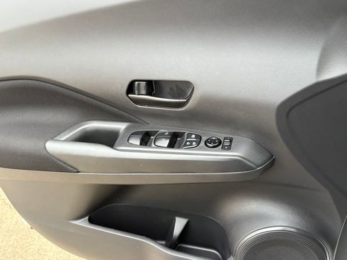 Used 2022 Nissan Kicks S image 27