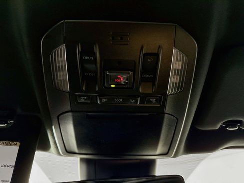 Used 2022 Toyota Highlander XSE FWD image 23
