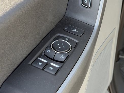 Used 2024 Ford F550 4x4 Regular Cab Super Duty image 13