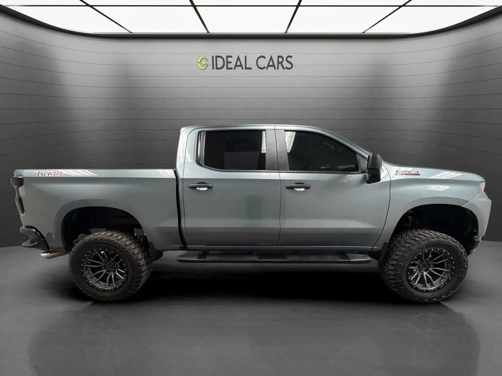 Used 2019 Chevrolet Silverado 1500 Custom Trail Boss w/ Custom Convenience Package AWD/4WD image 4