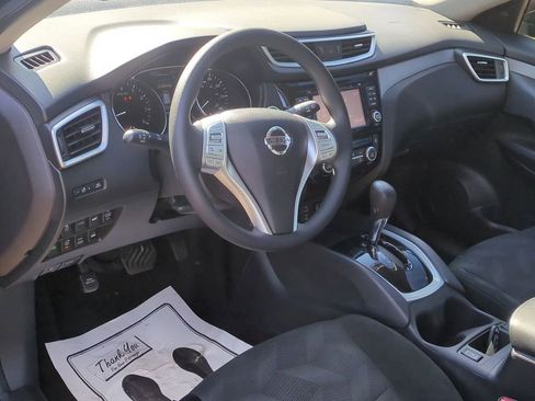 Used 2016 Nissan Rogue SV w/ SV Premium Package image 13