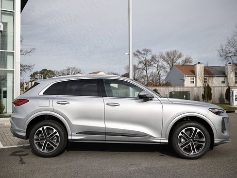 New 2025 Audi Q5 Premium image 4