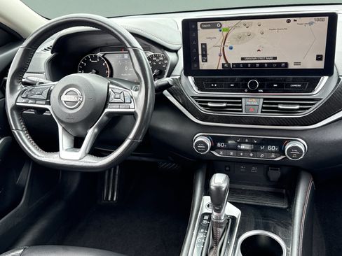 Used 2024 Nissan Altima 2.0 SR FWD image 10