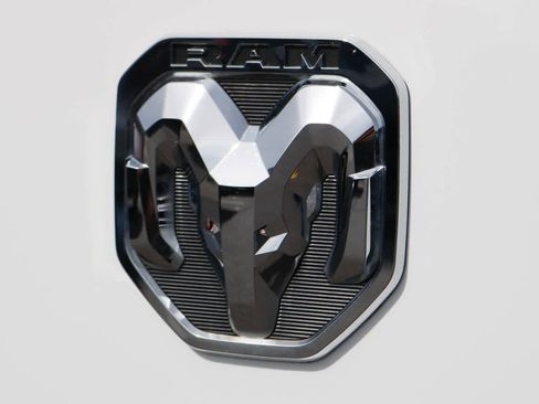 Used 2024 RAM ProMaster 2500 w/ Convenience Group FWD image 10