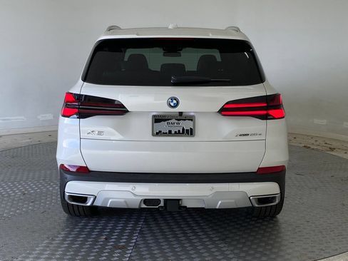 Used 2026 BMW X5 xDrive50e w/ Climate Comfort Package AWD/4WD image 9