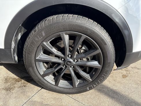 Used 2017 Ford Explorer XLT w/ Equipment Group 202A image 13