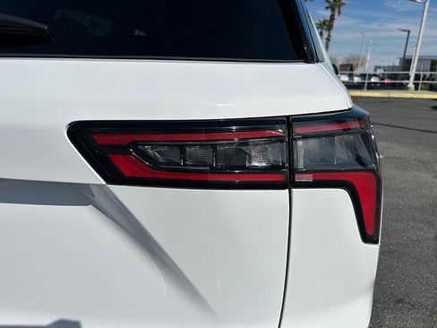 Used 2025 Chevrolet Equinox LT image 15