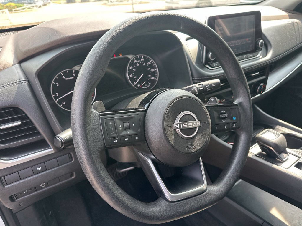 Used 2023 Nissan Rogue SV AWD/4WD image 16