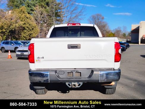 Used 2018 Toyota Tundra SR5 image 2