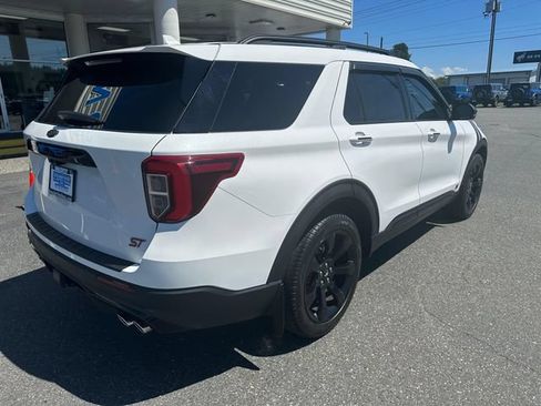 Used 2024 Ford Explorer ST w/ Equipment Group 401A AWD/4WD image 2