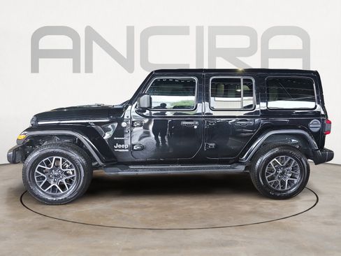 Used 2021 Jeep Wrangler Unlimited Sahara image 5