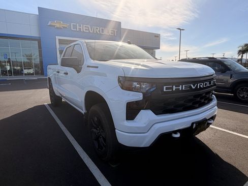 Used 2024 Chevrolet Silverado 1500 Custom image 4