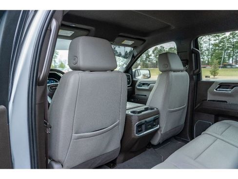 Used 2023 GMC Sierra 1500 SLT image 12