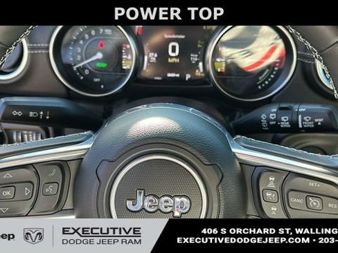 Used 2022 Jeep Wrangler Unlimited Sahara w/ Cold Weather Group AWD/4WD image 10