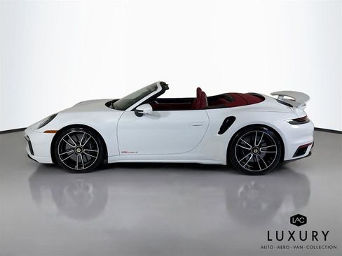 Used 2022 Porsche 911 Turbo S image 9