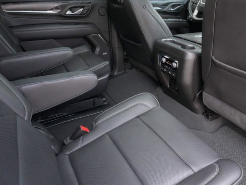 Used 2021 GMC Yukon Denali w/ LPO, Illumination Package AWD/4WD image 34