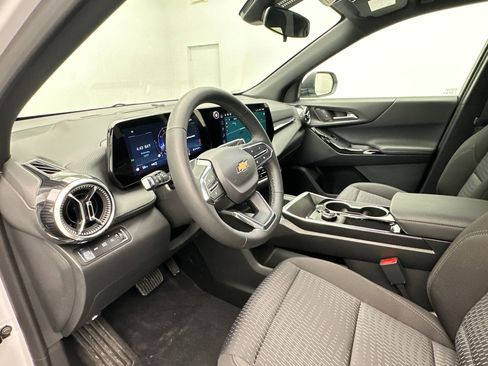 New 2026 Chevrolet Equinox LT w/ LPO, Floor Liner Package AWD/4WD image 4