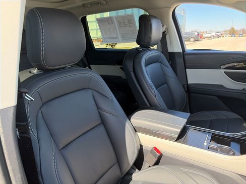 Used 2025 Lincoln Nautilus Premier w/ Equipment Group 102A image 14