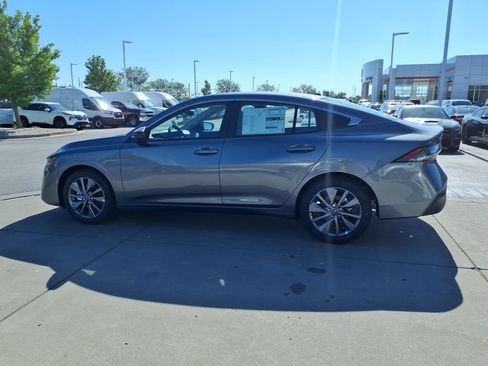 New 2026 Nissan Sentra SL w/ Floor Mat Package FWD image 5