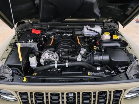 Used 2025 Jeep Wrangler Unlimited Rubicon 392 image 99