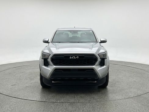 Used 2025 Kia Soul LX w/ LX Technology Package image 2