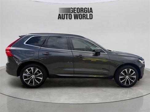 Used 2022 Volvo XC60 B5 Momentum w/ Advanced Package AWD/4WD image 14