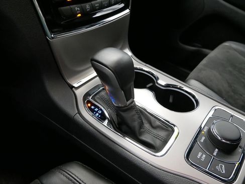 Certified 2022 Jeep Grand Cherokee Laredo X image 37