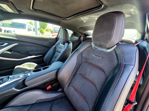 Used 2022 Chevrolet Camaro ZL1 image 10