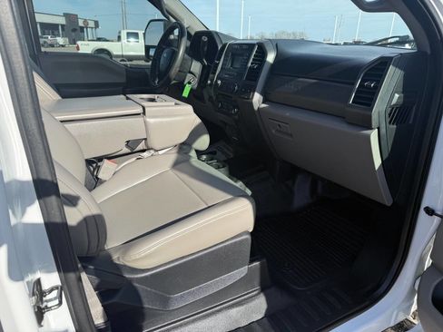 Used 2018 Ford F250 XL w/ STX Appearance Package image 33