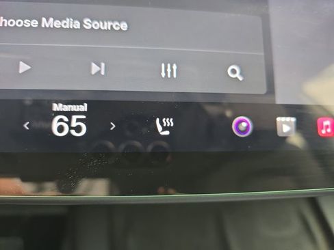 Used 2023 Tesla Model 3 Standard Range image 29