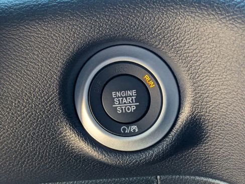 New 2026 Chrysler Voyager LX image 17