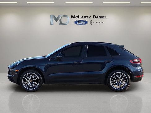 Used 2018 Porsche Macan AWD/4WD image 3