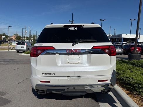 Used 2017 GMC Acadia Denali image 10