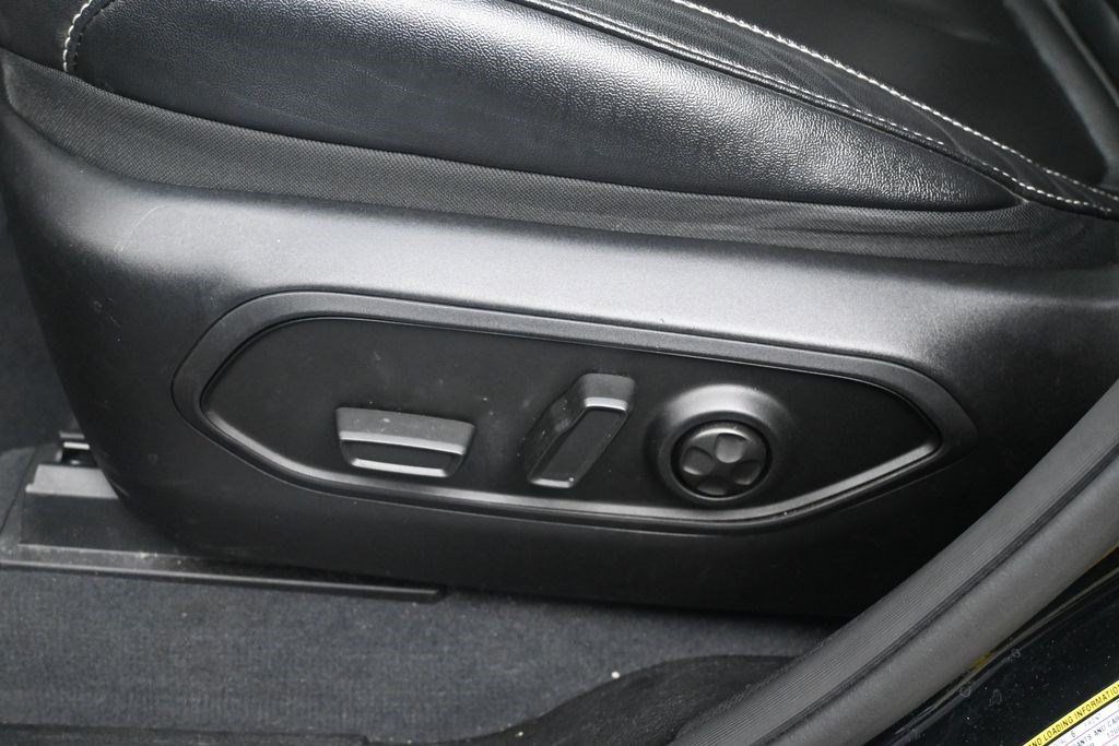 Used 2023 Jeep Grand Cherokee L Limited RWD image 19
