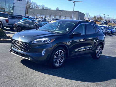 Used 2022 Ford Escape SEL image 3