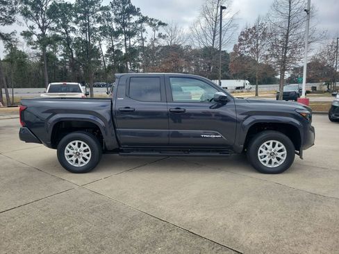 Certified 2025 Toyota Tacoma SR5 image 9
