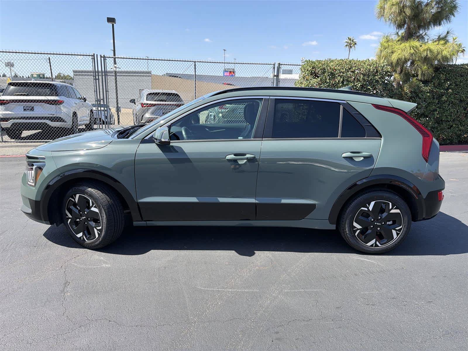 Used 2023 Kia Niro Wind FWD image 3