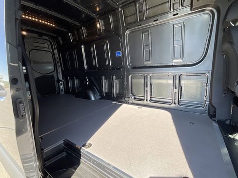 Used 2025 Mercedes-Benz Sprinter 2500 image 17