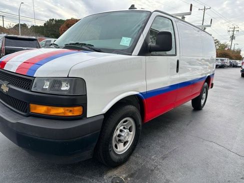 Used 2018 Chevrolet Express 2500 w/ Driver Convenience Package image 3