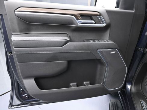 Used 2024 Chevrolet Silverado 1500 LT Trail Boss w/ LT Trail Boss Premium Package image 12