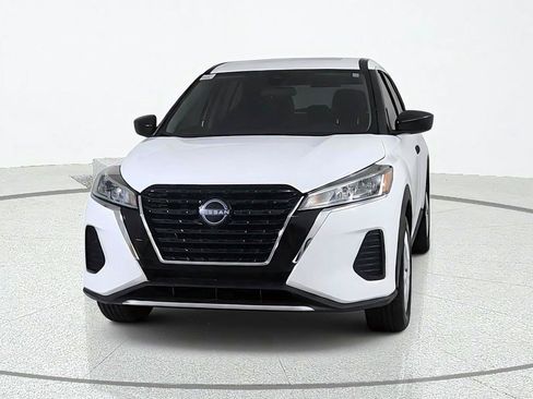 Used 2024 Nissan Kicks S FWD image 2