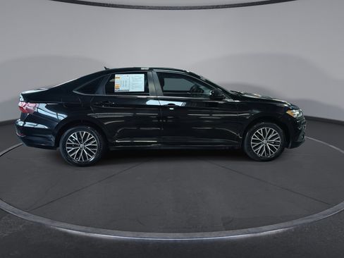 Used 2021 Volkswagen Jetta SE image 8