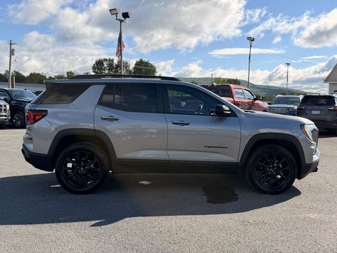 Used 2026 GMC Terrain Elevation w/ Elevation Premium Package AWD/4WD image 4