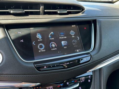 Used 2019 Cadillac XT5 Premium Luxury w/ Driver Assist Package AWD/4WD image 14