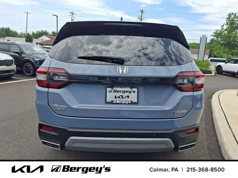 Used 2023 Honda Pilot Touring image 6