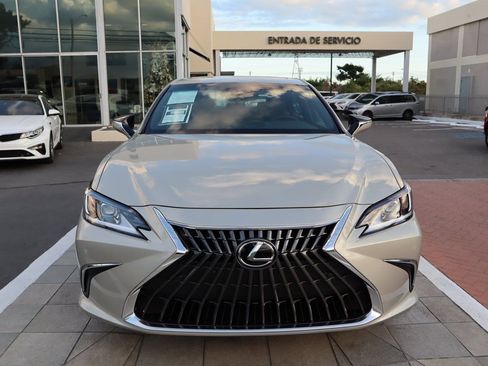 Used 2025 Lexus ES 350 w/ Premium Package image 2